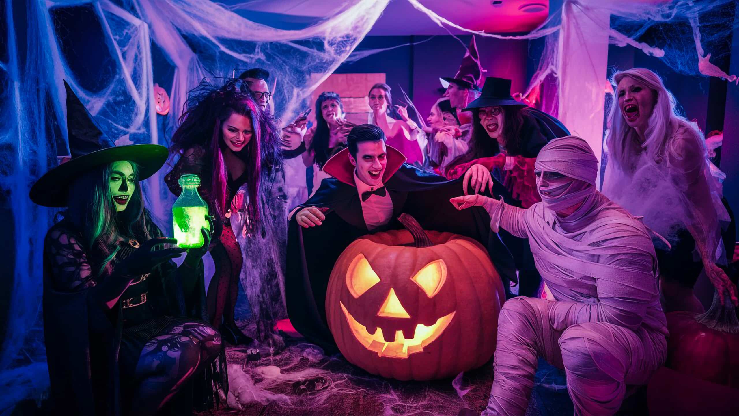 Cómo organizar una fiesta de Halloween en CDMX con los mejores DJs y renta de sonido