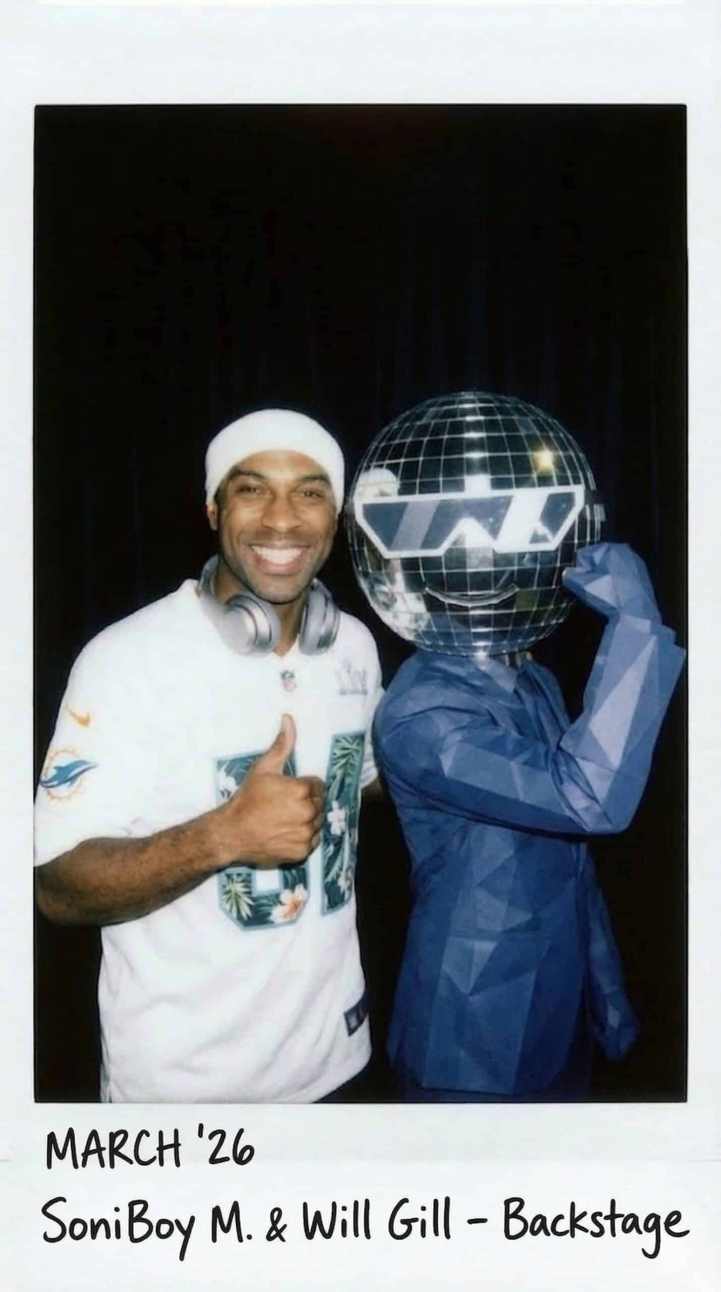 Momentos estilo polaroid de la escena DJ